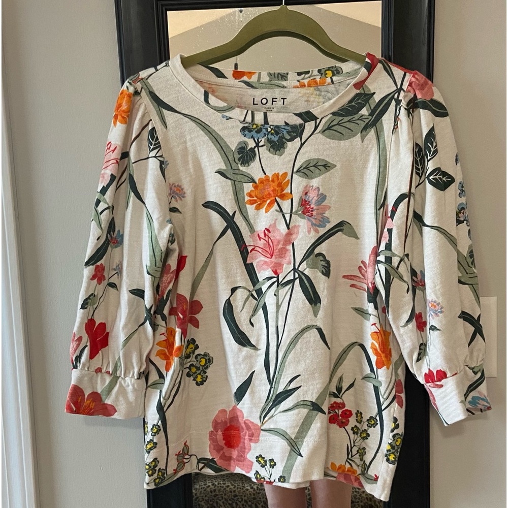 Loft floral blouse size Medium 3/4 length sleeve boatneck